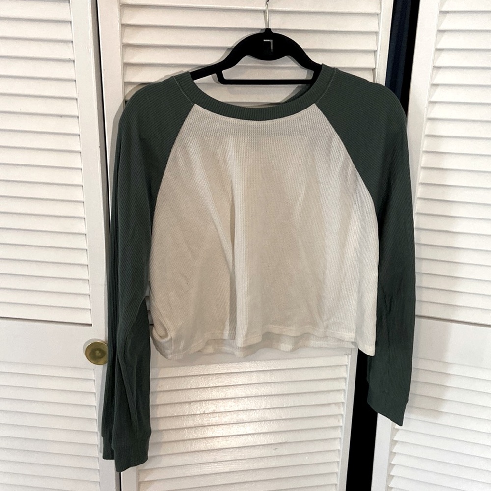 Forever 21 Green Long Sleeve Crop Top
